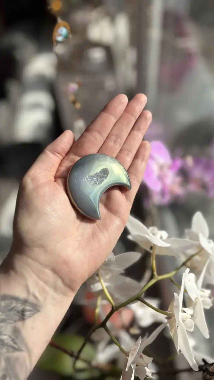 🌌 Wenn der Mond in Kristallen flüstert – Achat mit Glitzerseele & Perlmuttschimmer 5 Nursesoulangel