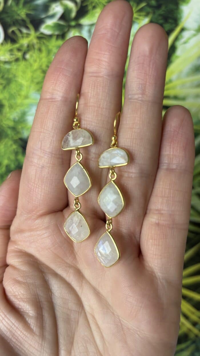 ✨ Goldfarbene Regenbogen-Mondstein Ohrringe – 925 Silber vergoldet | 100 % Naturstein aus Indien 2 Nursesoulangel