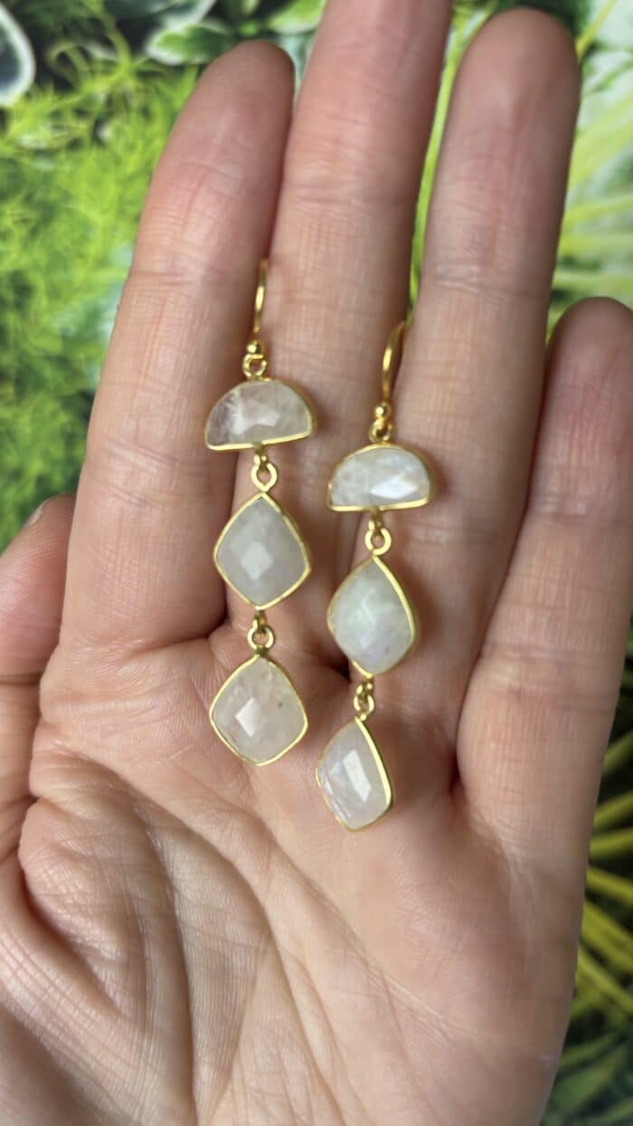 ✨ Goldfarbene Regenbogen-Mondstein Ohrringe – 925 Silber vergoldet | 100 % Naturstein aus Indien 3 Nursesoulangel