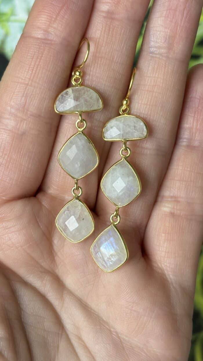 ✨ Goldfarbene Regenbogen-Mondstein Ohrringe – 925 Silber vergoldet | 100 % Naturstein aus Indien 5 Nursesoulangel