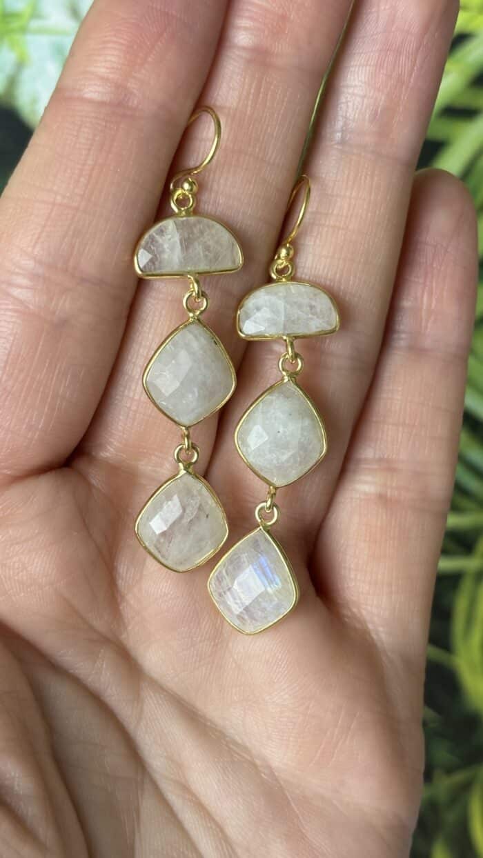 ✨ Goldfarbene Regenbogen-Mondstein Ohrringe – 925 Silber vergoldet | 100 % Naturstein aus Indien 7 Nursesoulangel