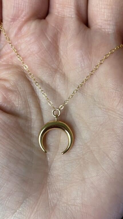 🌙 Magische Halbmond-Kette – Dein goldenes Symbol der Intuition