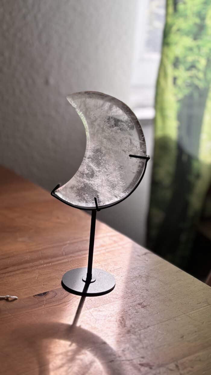 🌙 Bergkristall Halbmond auf Metallständer – Licht. Intuition. Mondmagie. 🌙 2 Nursesoulangel