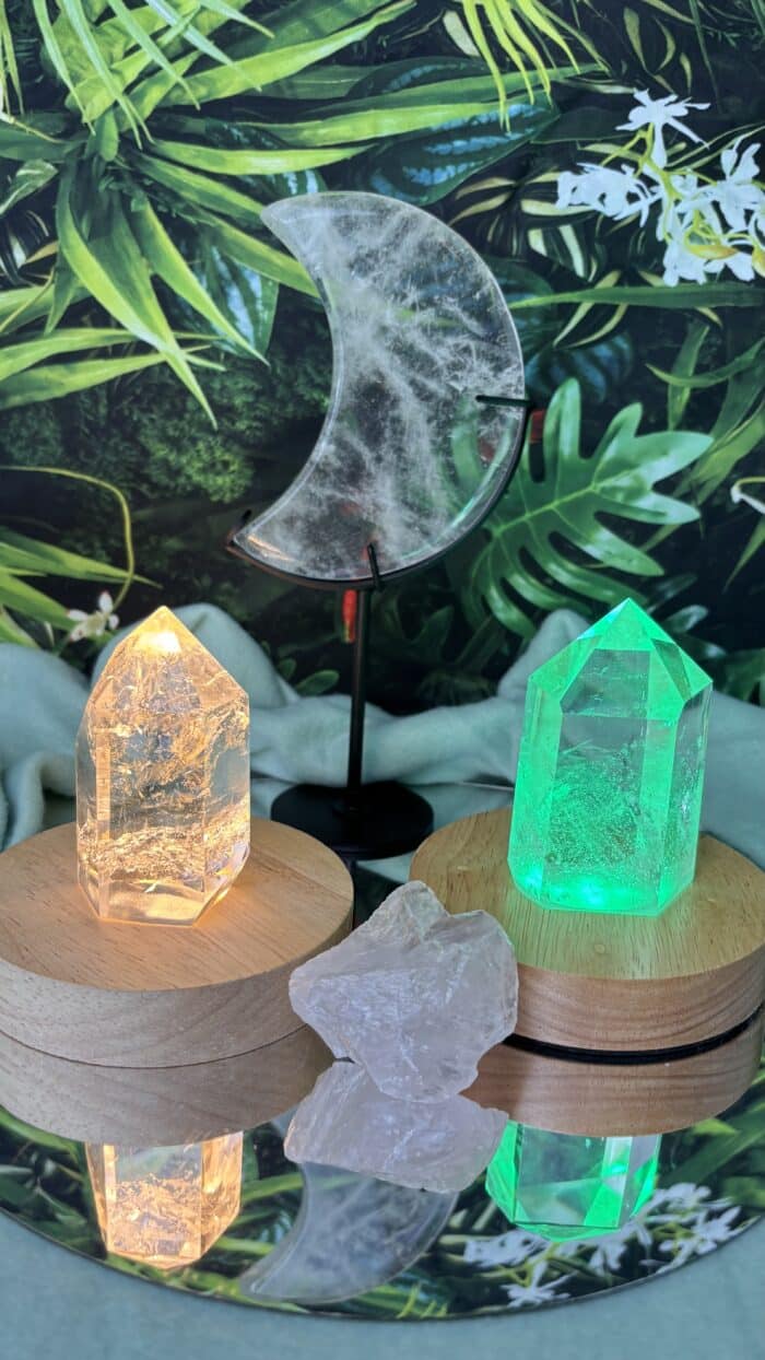 🌙 Bergkristall Halbmond auf Metallständer – Licht. Intuition. Mondmagie. 🌙 3 Nursesoulangel