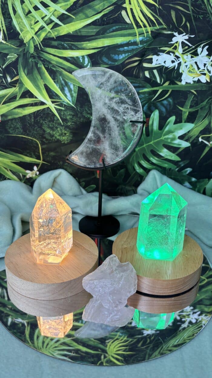 🌙 Bergkristall Halbmond auf Metallständer – Licht. Intuition. Mondmagie. 🌙 4 Nursesoulangel