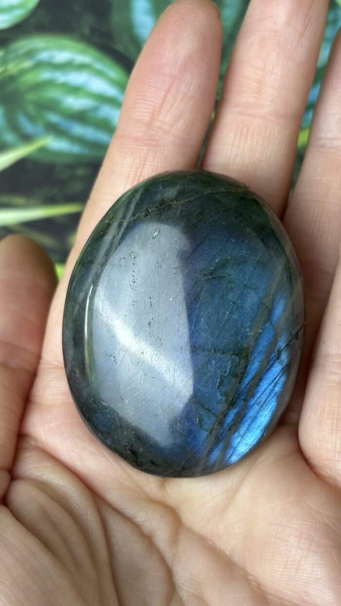🌌 Labradorit Oval mit blauem Schimmer – Intuition. Schutz. Seelenmagie. 🌌 1 Nursesoulangel