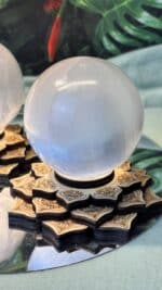 🌕 Magische Selenit-Kristallkugel – Bild 7