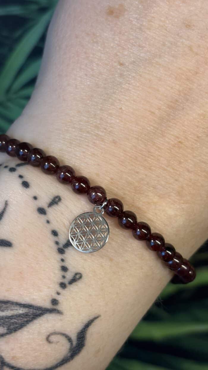 ❤️ Handgefertigtes Granat Armband mit Silberelement „Blume des Lebens“ – 9 cm – Bild 1