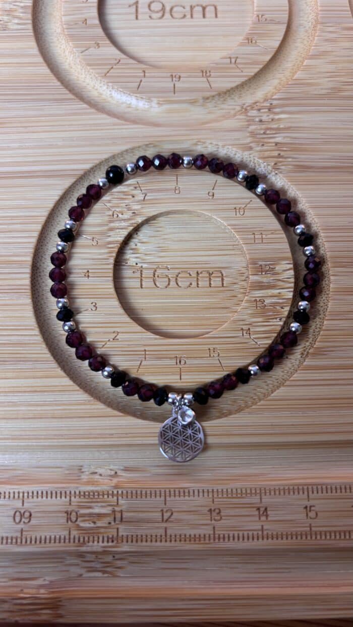 ❤️‍🔥 Facettiertes Granat-Turmalin Schutzarmband Handgefertigt – Bild 6