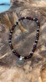 ❤️‍🔥 Facettiertes Granat-Turmalin Schutzarmband Handgefertigt – Bild 4
