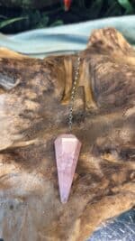 💗 Magisches Rosenquarz Pendel – 11 g | Länge 4 cm | mit versilberter Kette | vom Großhändler aus Idar-Oberstein – Bild 4