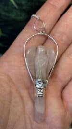 💗😇 Magisches Rosenquarz Engel Pendel mit Rosenquarz-Perle & versilberter Kette | 12,5 g | Länge 7 cm | vom Großhändler aus Idar-Oberstein – Bild 3