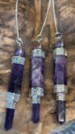 💜 Magisches Amethyst Pendel mit Amethyst-Kugel & versilberter Kette | vom Großhändler aus Idar-Oberstein