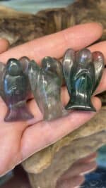 ✨🌈💜 Regenbogen-Fluorit Engel – Klarheit, Schutz & Seelenharmonie in einem einzigen Lichtwesen – Bild 7