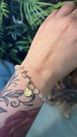 🌸💗 Handgefertigtes Rosenquarz-Armband mit vergoldeter Lotusblume – Liebe, Heilung & Herzenergie 💗🌸 – Bild 4