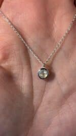 🌙✨ Echte Silberkette mit rundem Mondstein-Anhänger – Intuition, Weiblichkeit & innere Balance ✨🌙
