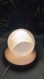 🌕 Magische Selenit-Kristallkugel – Bild 11