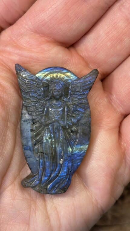 ✨ Labradorit Engel – Dein Schutzengel aus Licht & Magie ✨