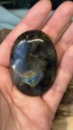 ✨ Magischer Labradorit Handschmeichler – Dein Stein der Transformation ✨