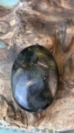 ✨ Magischer Labradorit Handschmeichler – Dein Stein der Transformation ✨ – Bild 4