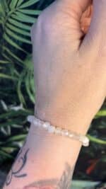 Regenbogen-Mondstein Armband – Intuition, Weiblichkeit & Magie des Lichts ✨🌙 – Bild 3
